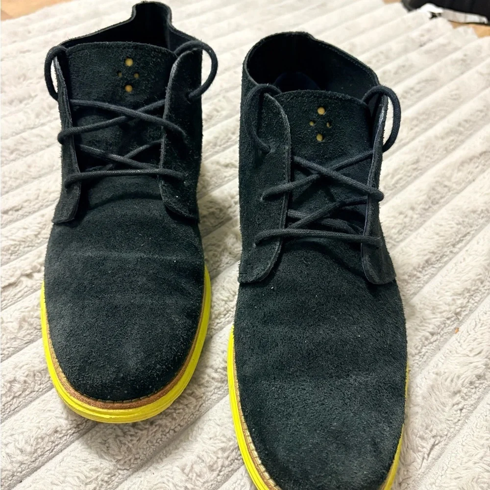 🔥 Cole Haan Lunargrand Suede Chukka Boots – Men’s Size 10 | Iconic Neon Sole